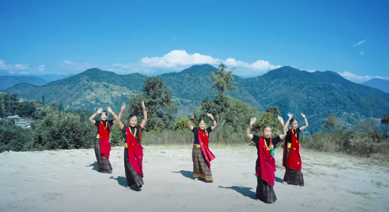 Sarara Adrian Dewan Lyrics